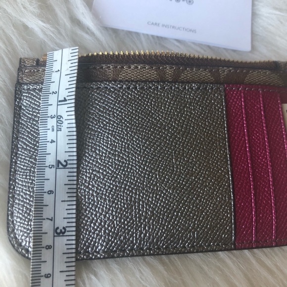 Coach - Picture 7 of 7